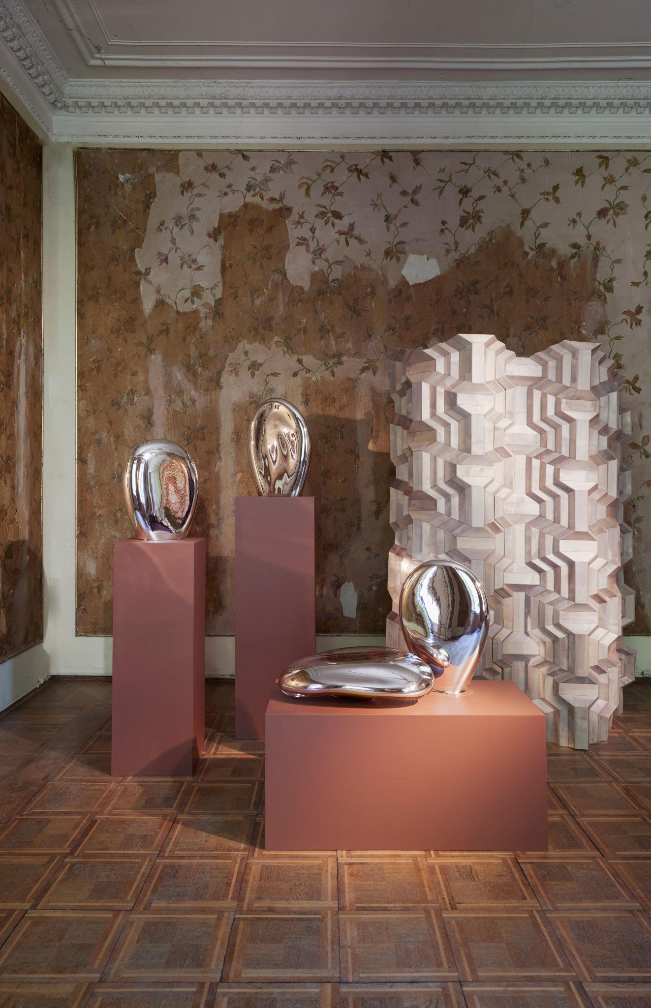 Studio Milena Kling - Stehende Spiegelskulptur